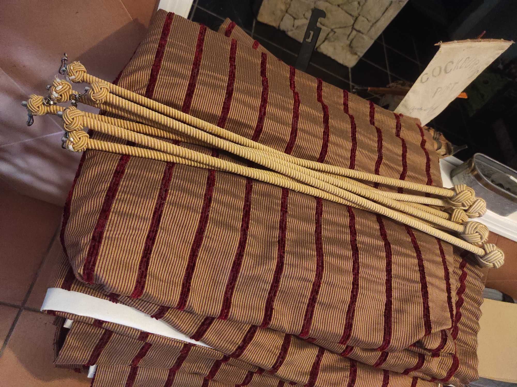 Conjunto de 3 Sanefas, 6 cortinados e acessórios