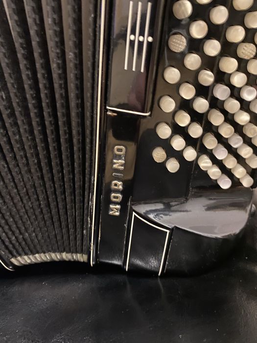 Akordeon guzikowy Hohner Morino Artiste IX D B-Griff