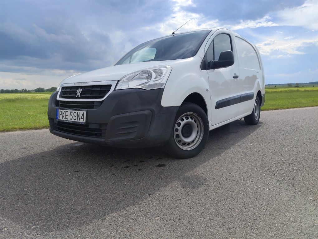 Peugeot Partner Berlingo maxi King 3 osoby klimatyzacja zabudowa regał