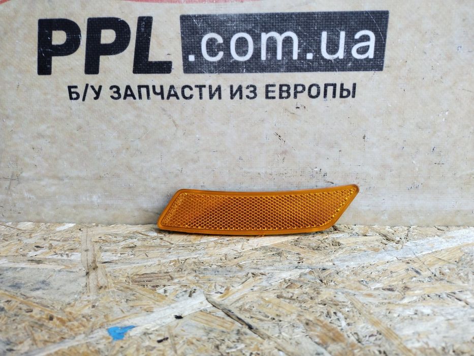 BMW 2 F22 F23 14-21 Отражатель катафот переднего бампера правый
