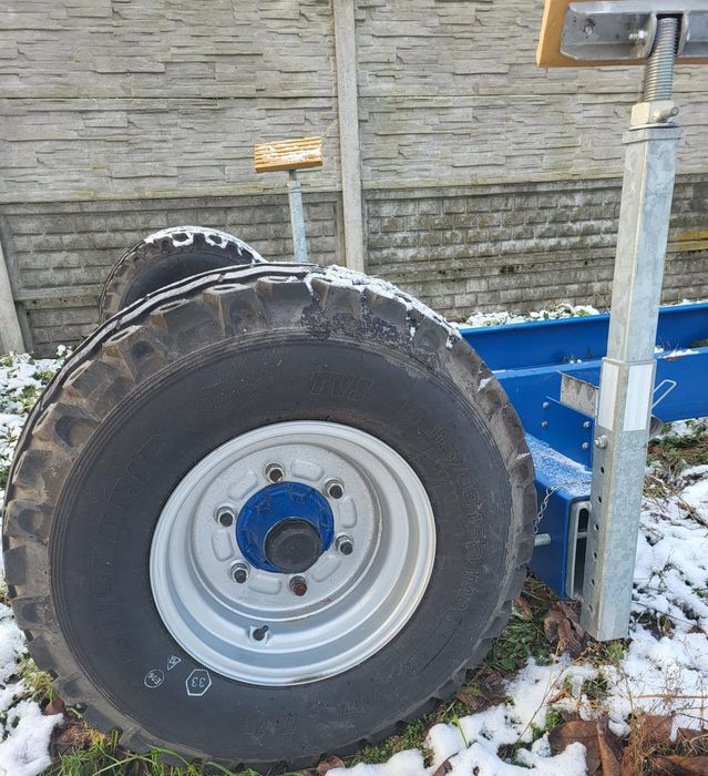 Stojak, łoże pod łódź motorową