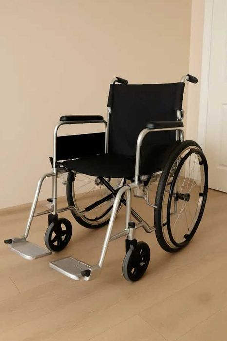 Інвалідний реабілітаційний візок б/в у чудовому стані