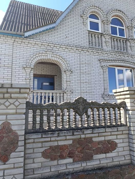 Продам будинок с Острів