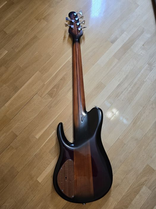 Майстрова бас гітара Стапанович типу Fodera 6 струн