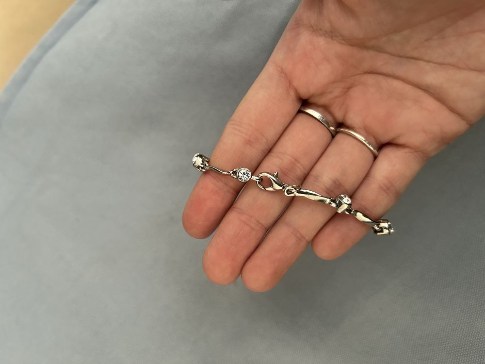 Pulseira prata com brilhantes mulher