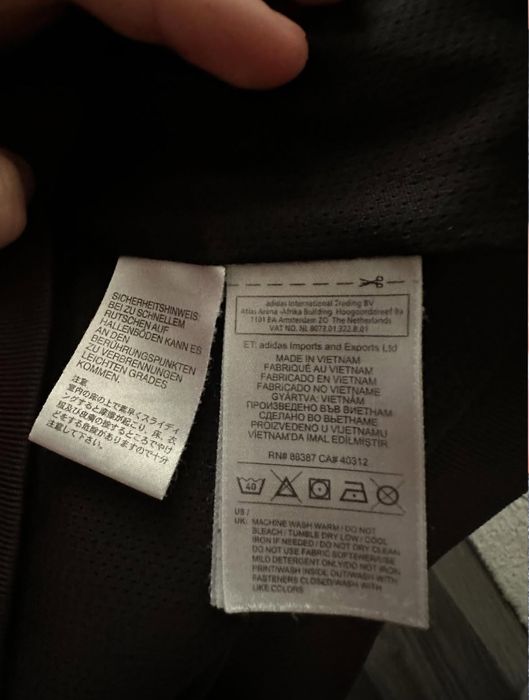 Кофта adidas big logo на спине