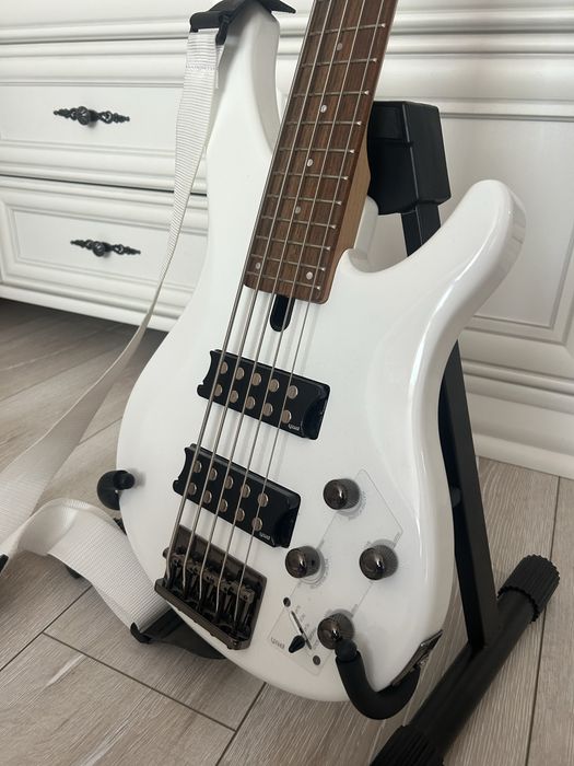 Бас гітара Yamaha Trbx-305 (Нова) терміново!!!