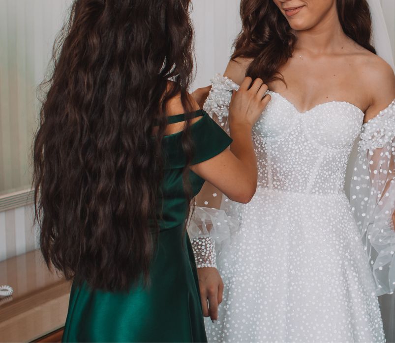 Корсетна весільна сукня