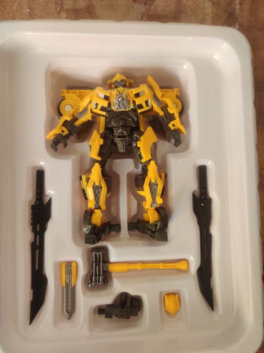 Трансформери Бамблби Transformers: Dark of The Moon Bumblebee