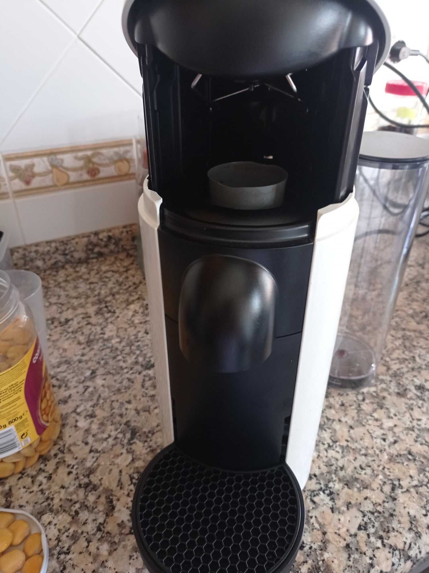 Máquina Nespresso VertuoPlus White C