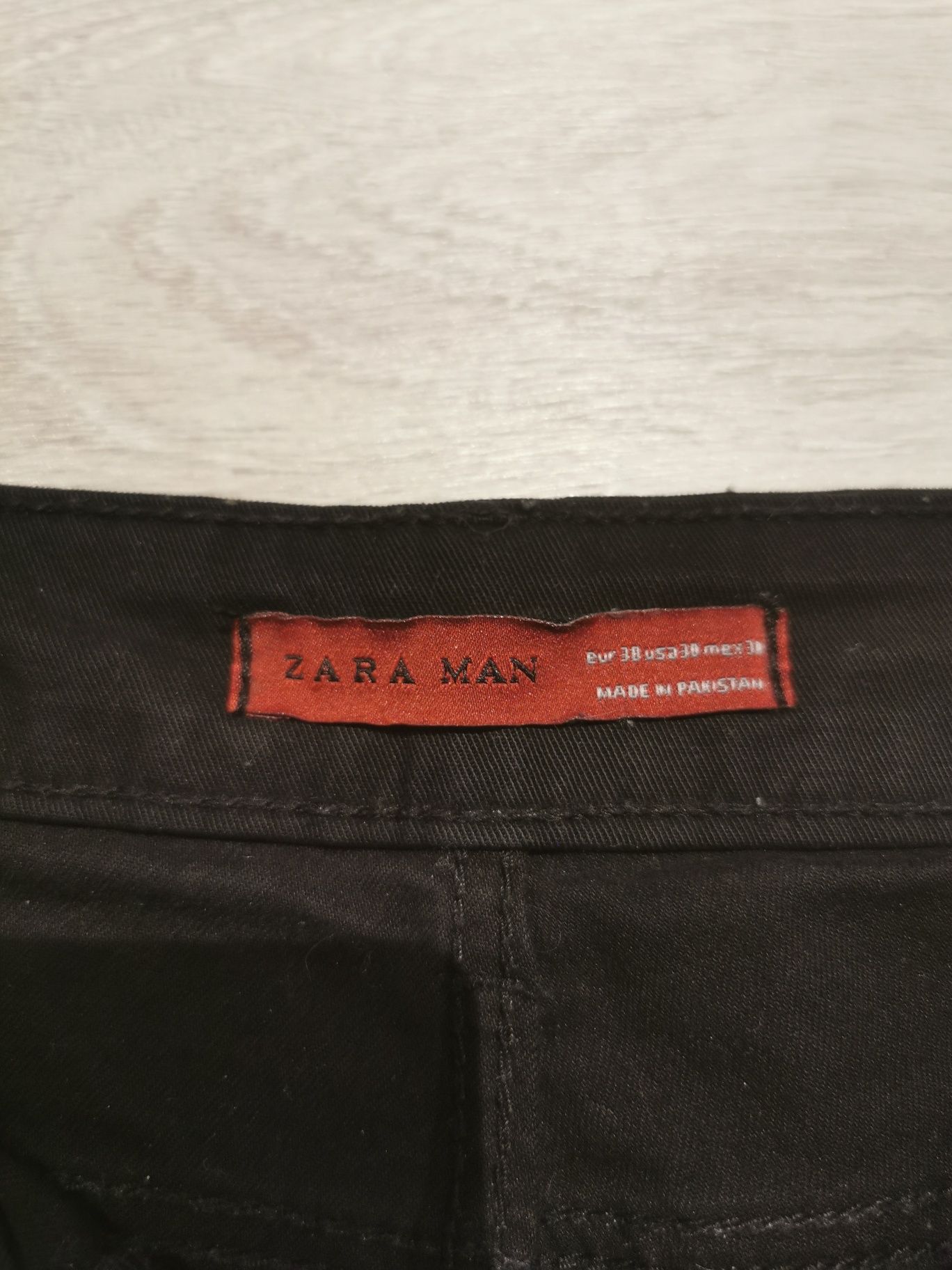 Czarne, proste jeansy Zara Man r. 38