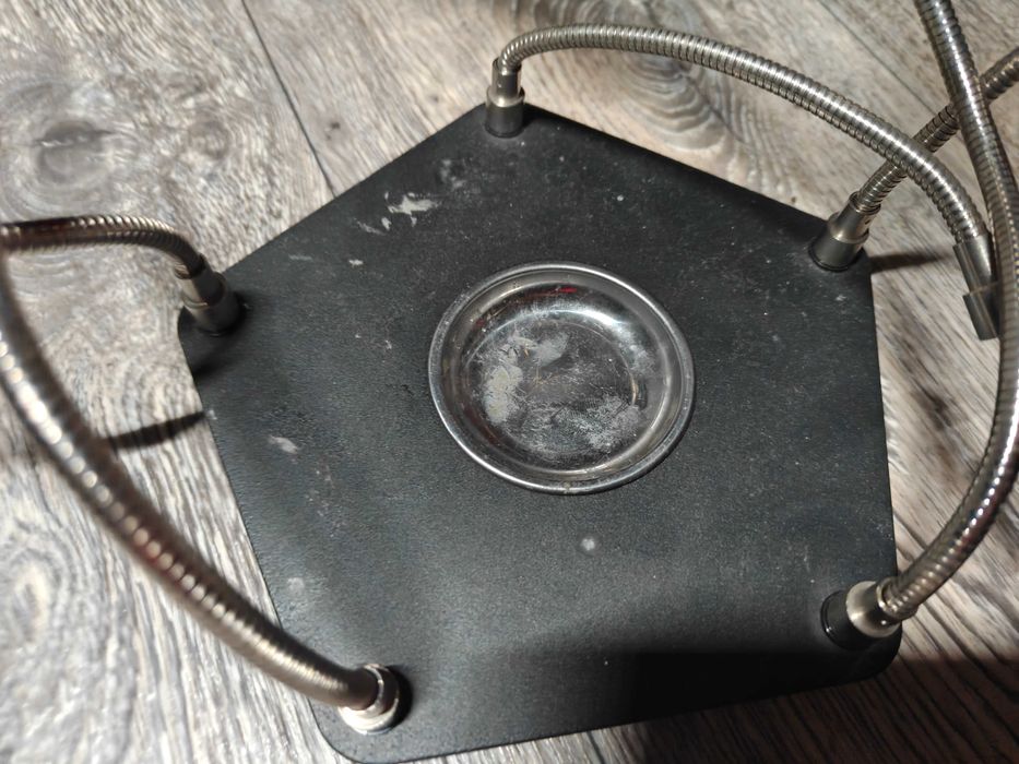 Рука для паяння з лупою