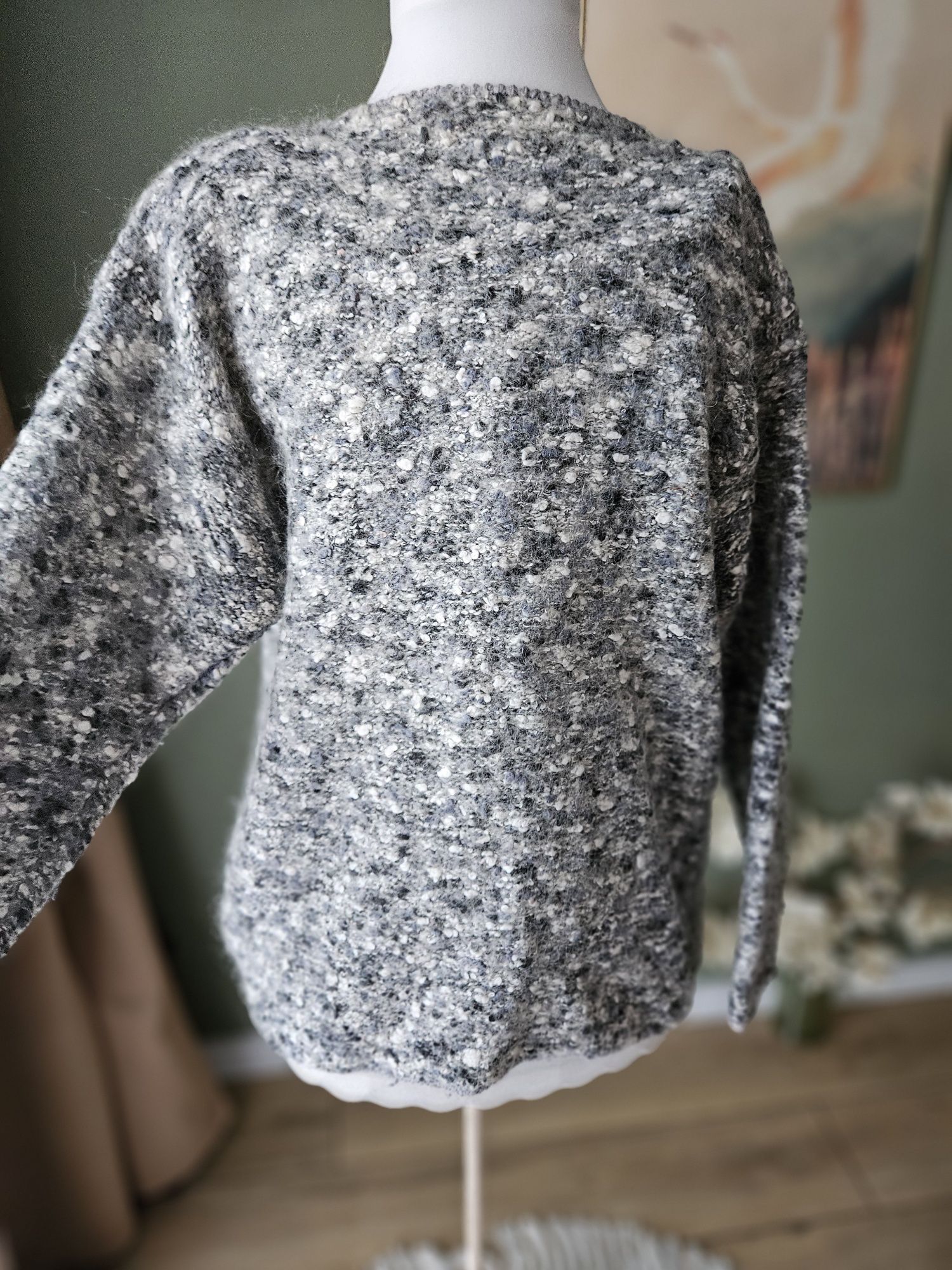 Vintage damski sweter z aplikacją 3D szary melanżowy  M/ L retro