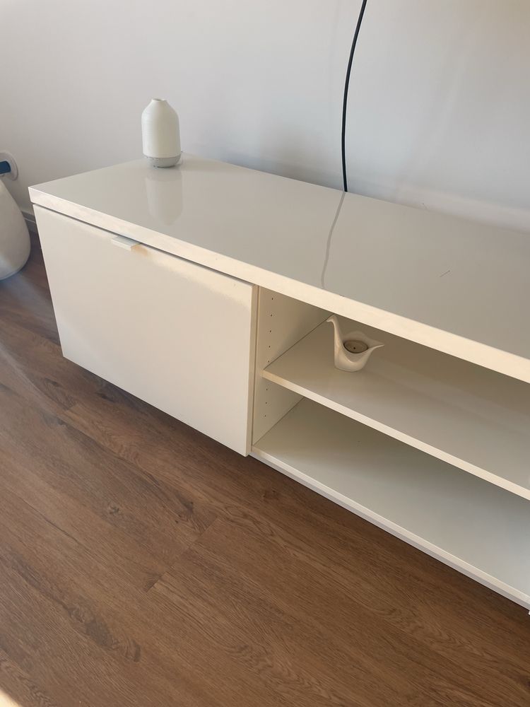 Movel TV IKEA Byas