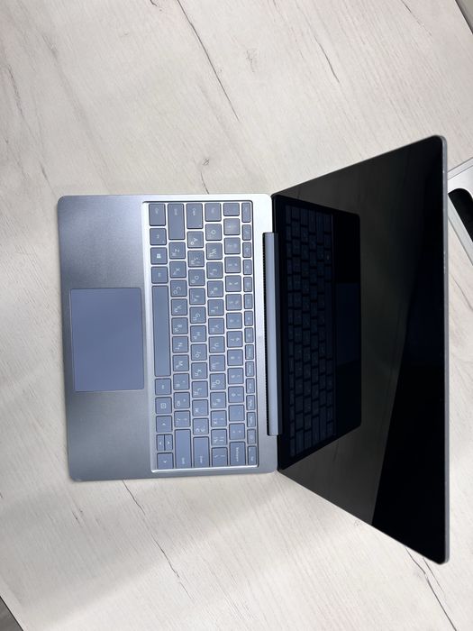 Microsoft Surface Laptop Go i5-1035G1 8gb 128GB SSD