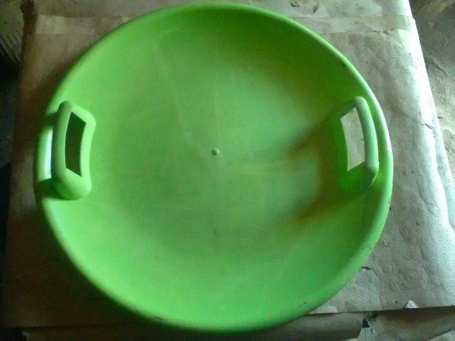 Санки пластмасові круглі.