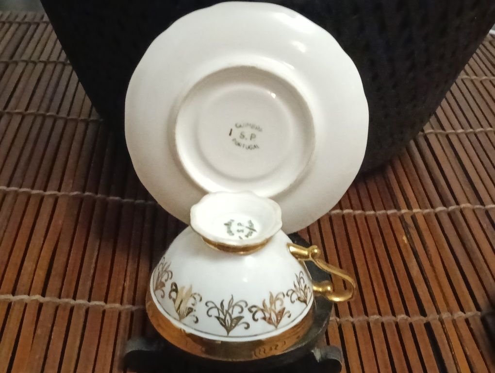 Bela chávena de café  porcelana de Coimbra anos 50
