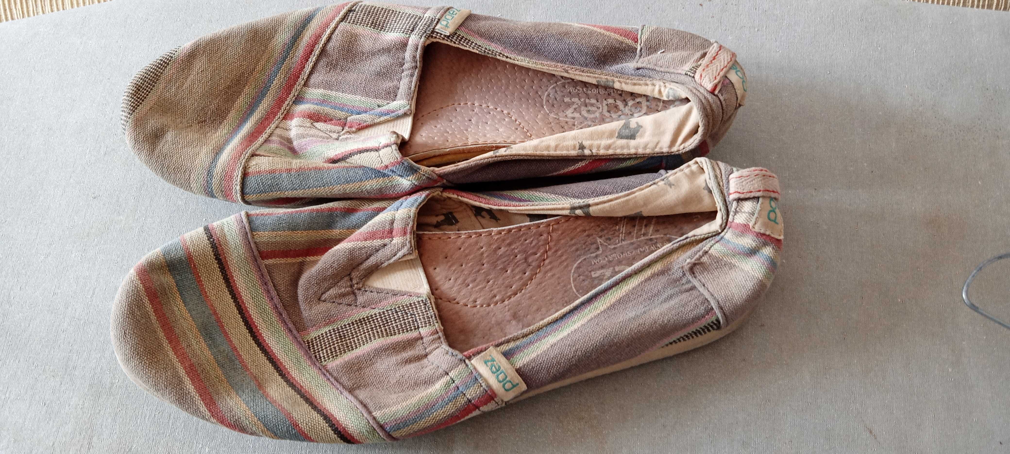 Calças de Ganga Massimo Dutti + oferta sapatos de praia.

Unisexo