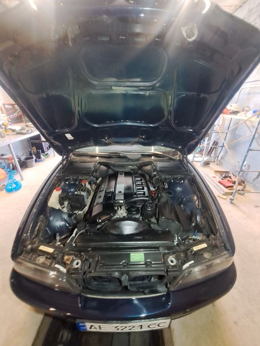 Продам бмв е 39 м52б25tu