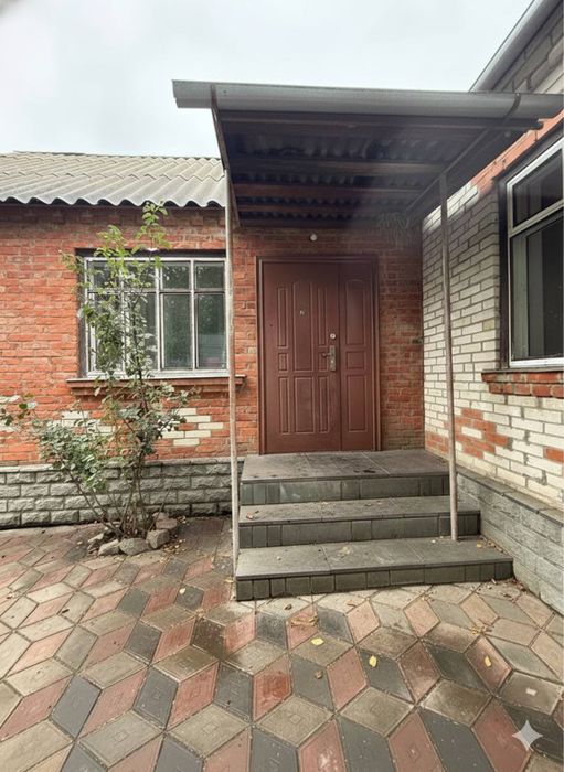 Продаж будинку у тихому районі