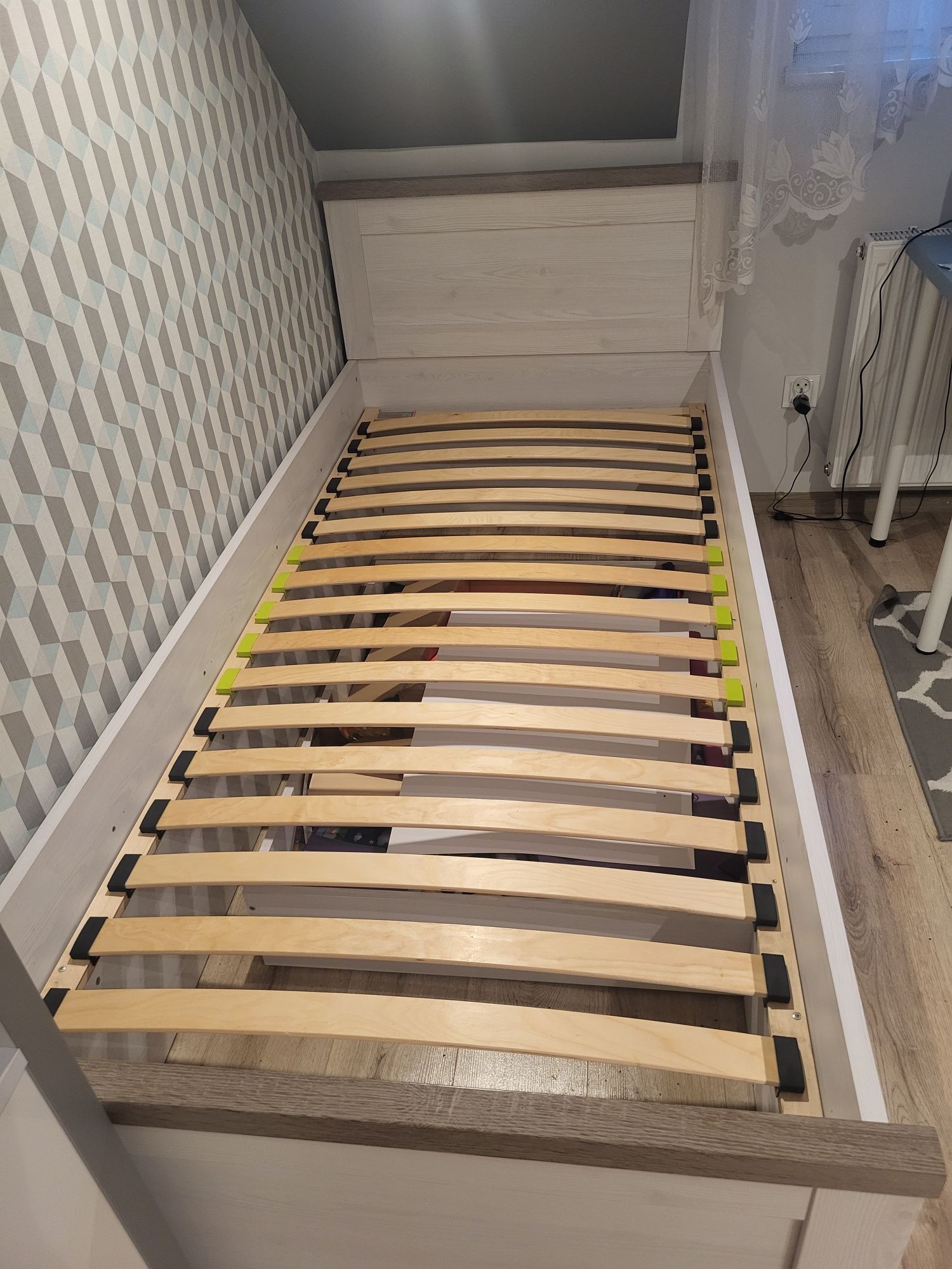 Łóżko młodzieżowe biało-szare 90x200