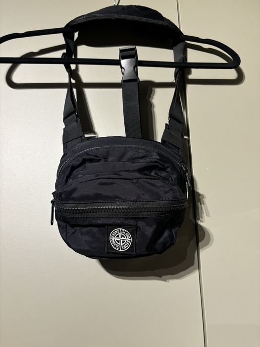 Nerka na klatke piersiowa stone island