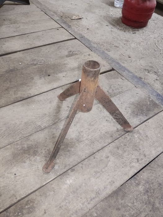 Підставка для ялинки. Тринога.