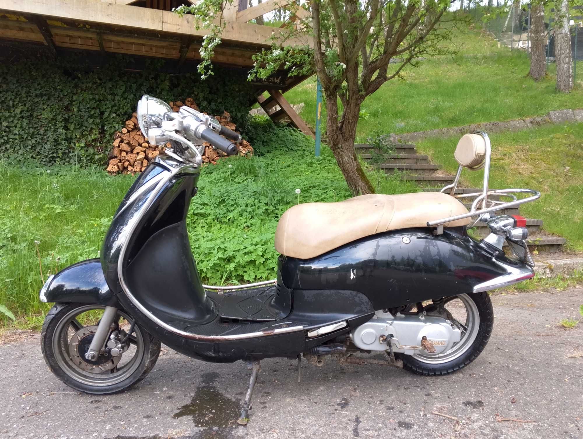 Skuter w stylu retro 50cc