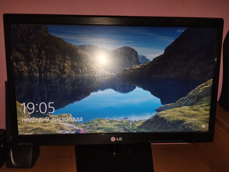 Монітор lg 19" 1600х900