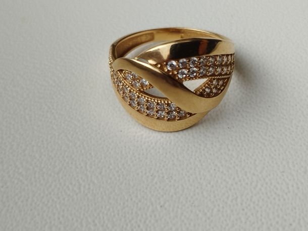 Золотое кольцо 2.72 грамма 16 размер