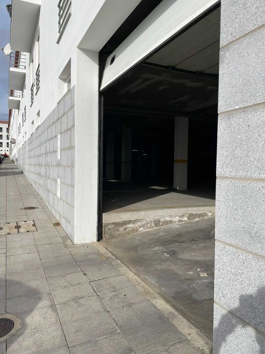 Lugar de Garagem Subterrâneo + Lugar Exterior (100m do Rossio – Évora)