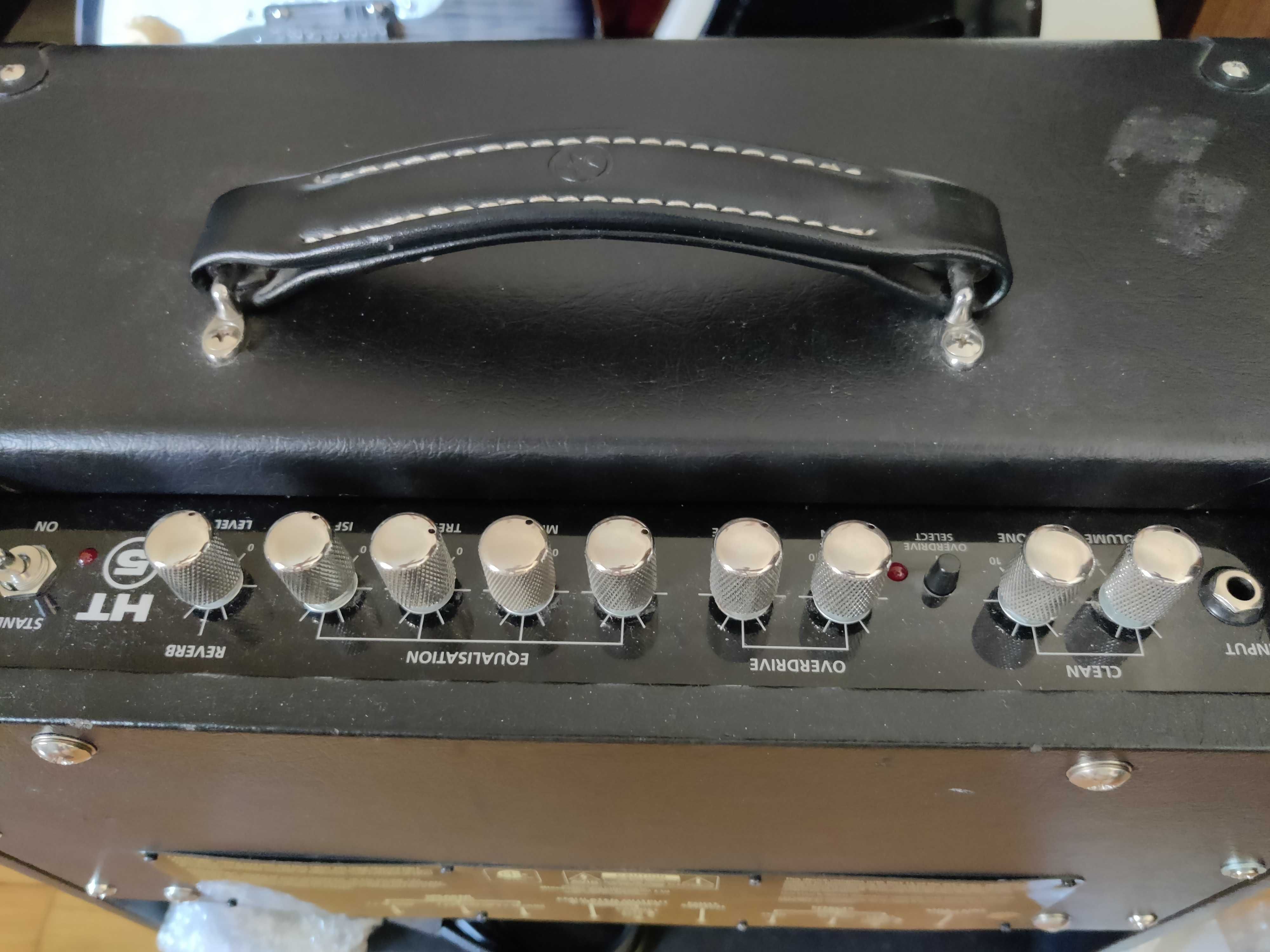 Blackstar HT-5 Mk1 Combo Amplificador + Pedal Guitarra Eletrica