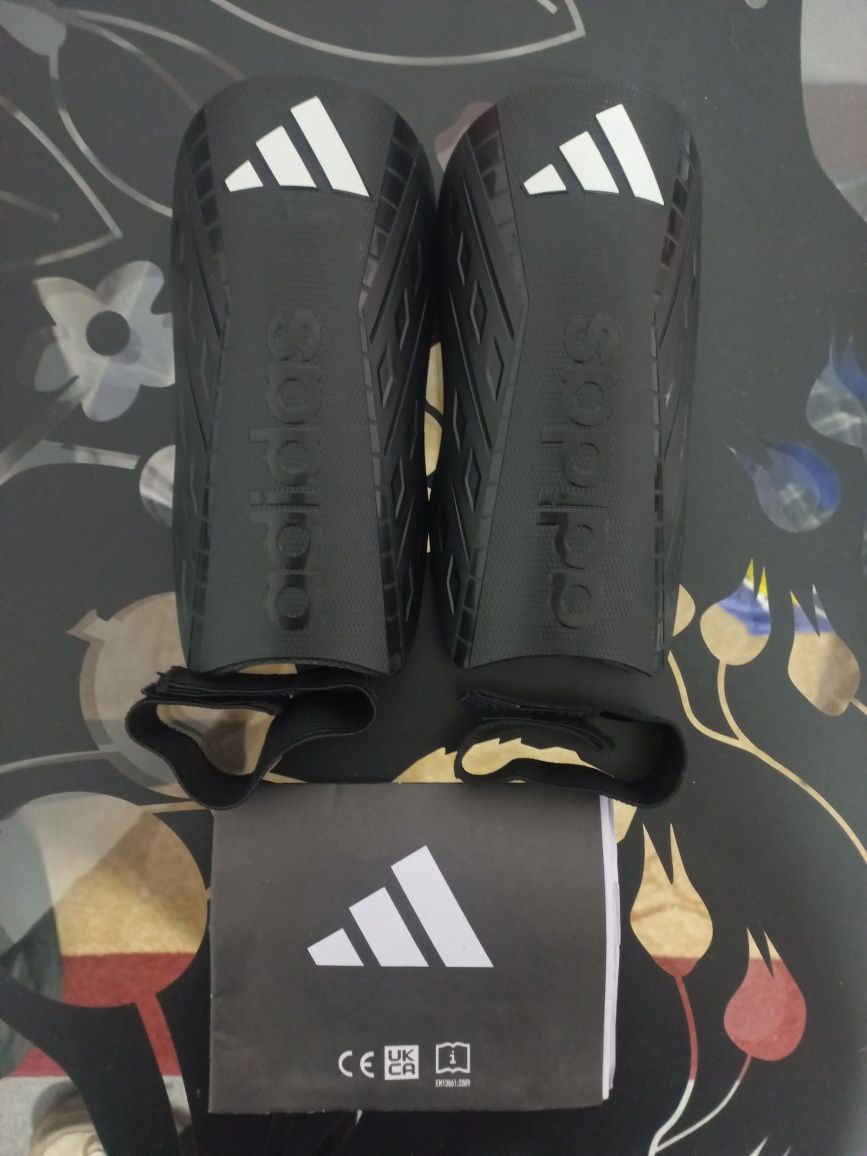Caneleiras Adidas Embaladas