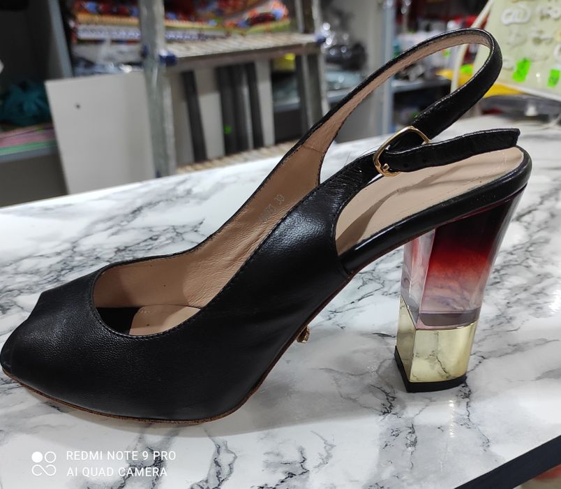 Босоніжки,, шкіра,  р38