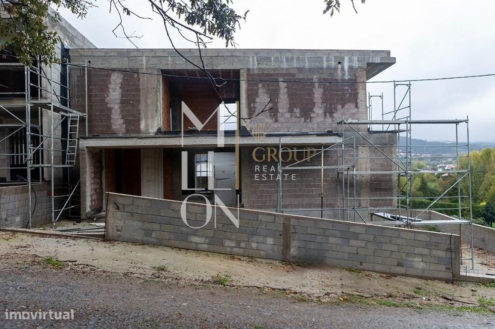 Moradia T3 em fase de construção com acabamentos de luxo em zona calma