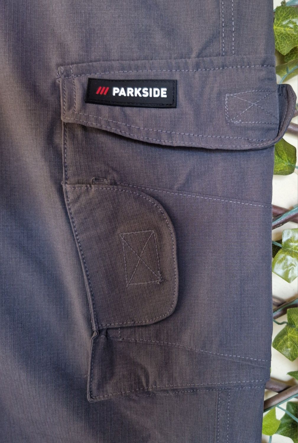 Calças de trabalho novas em preto multibolsos
Elástico n 50
Fabrique e