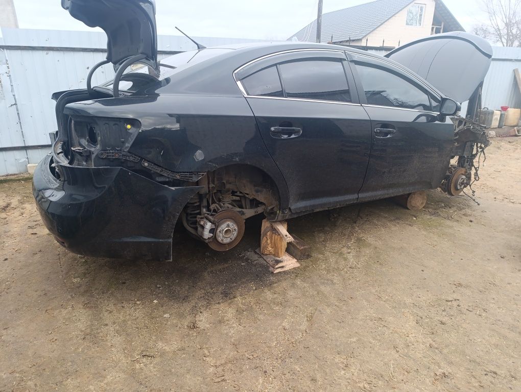 Кузов на частини Toyota Avensis T27 2009- кузовные запчасти  Авенсис