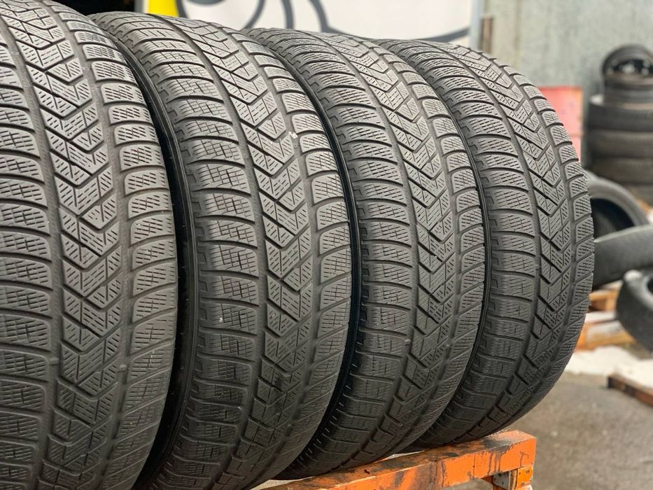 Шини зимові 4шт 235/60 R18 Pirelli Scorpion Winter