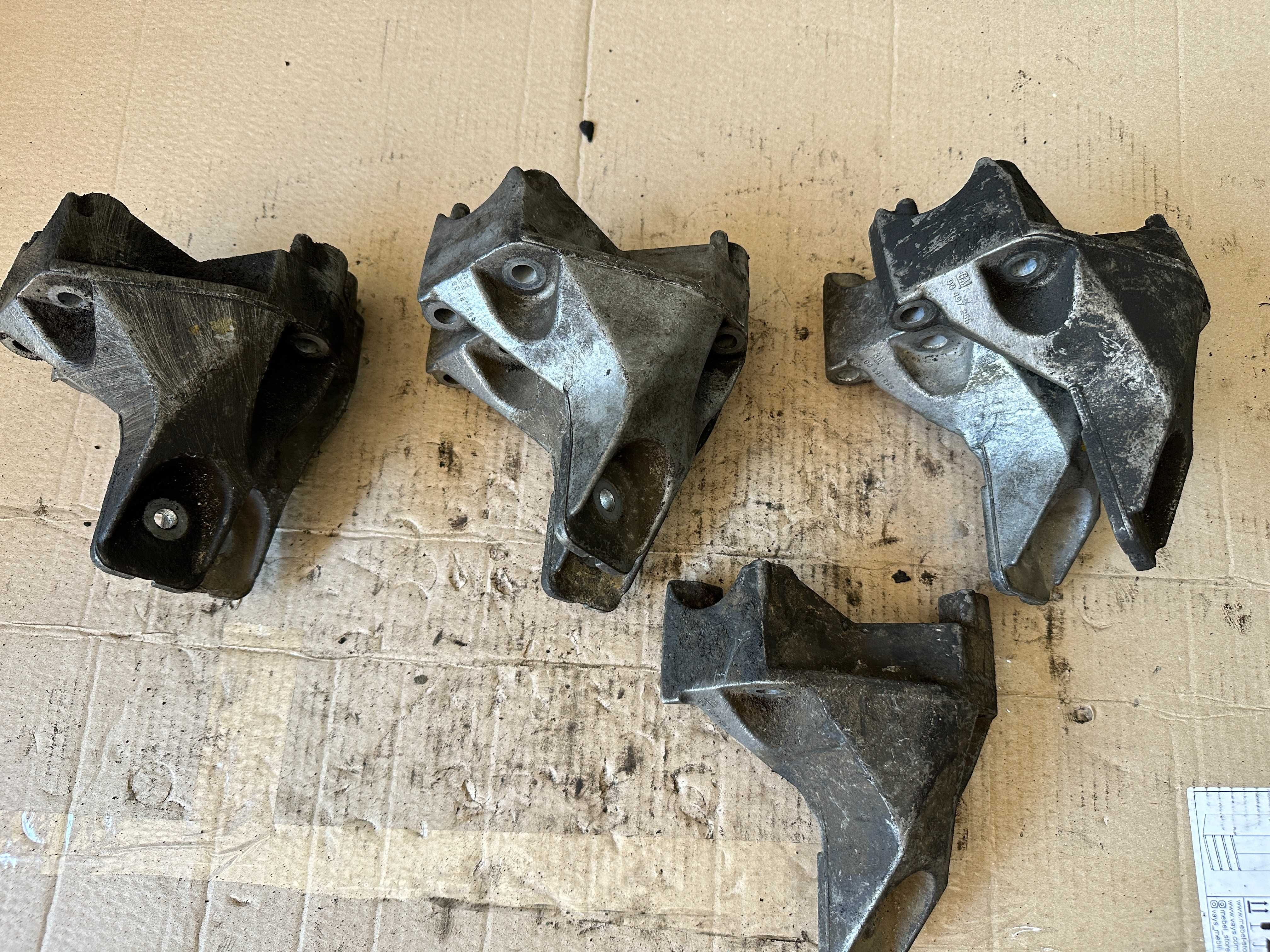 Кронштейн крепления двиг opel vectra b 95-02 90497256