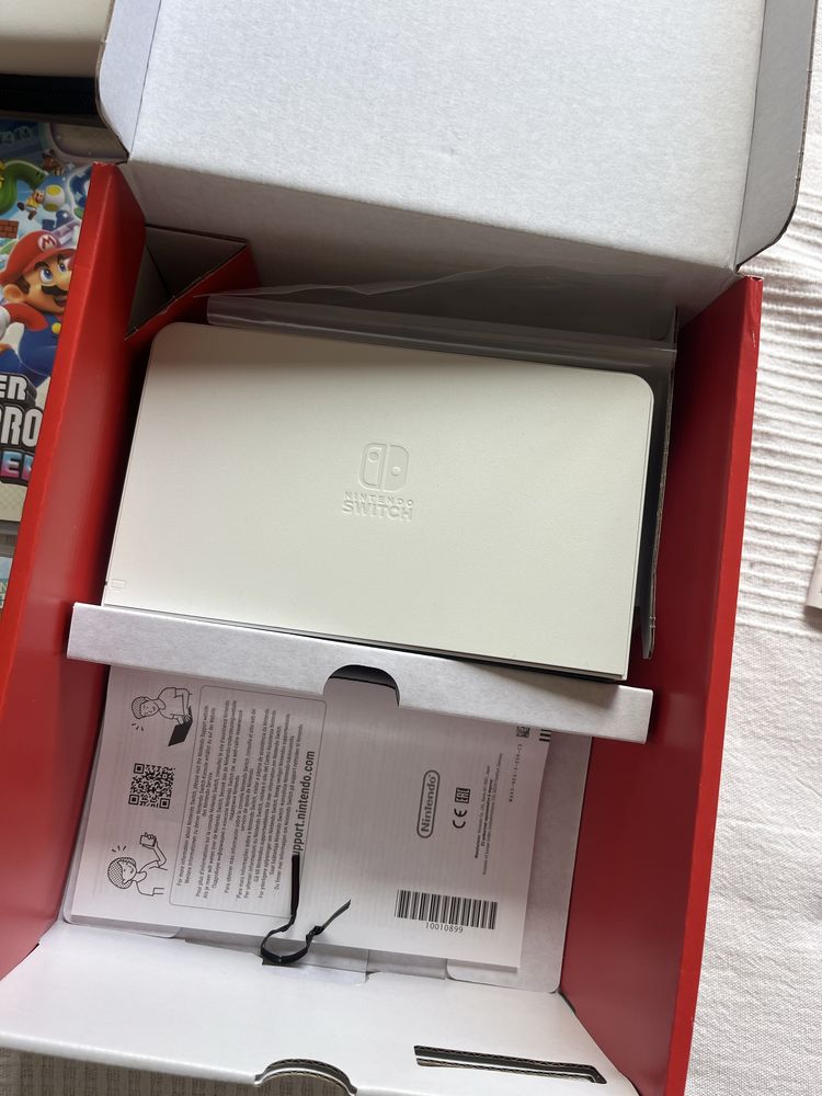 Consola Nintendo Switch OLED+ 3 jogos +acessorios