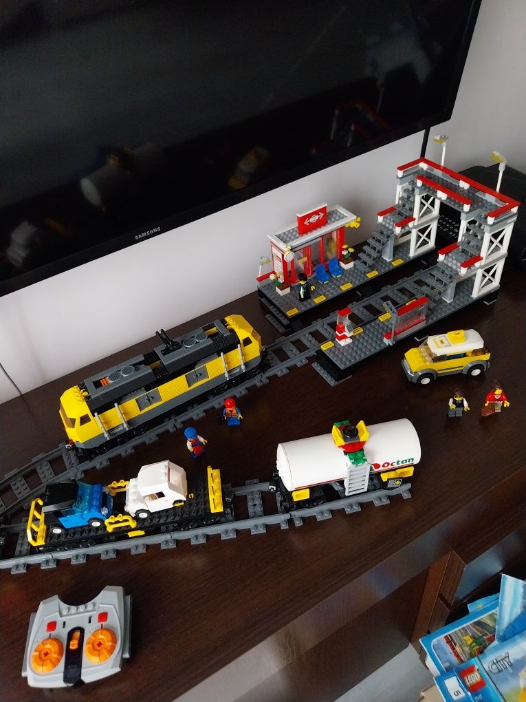Sprzedam lego City pociąg 7939 +dworzec 7937