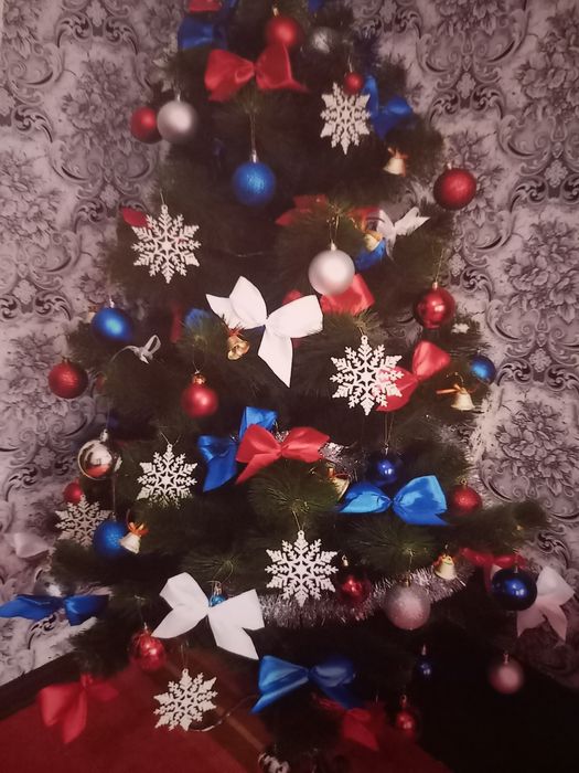 Продам штучну ялинку