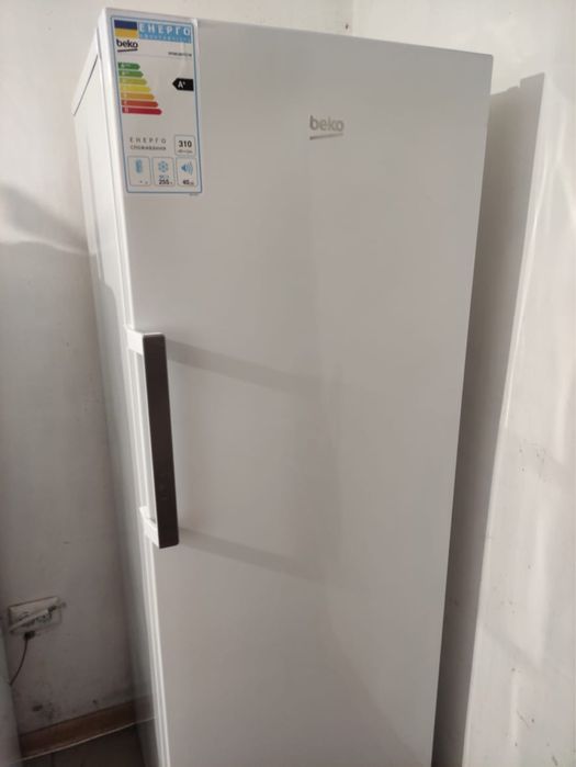Морозильна камера beko rfne290l21w