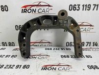 Кронштейн двигуна правий Mercedes Vito 2.2 CDI 1996-2003 A6112230504