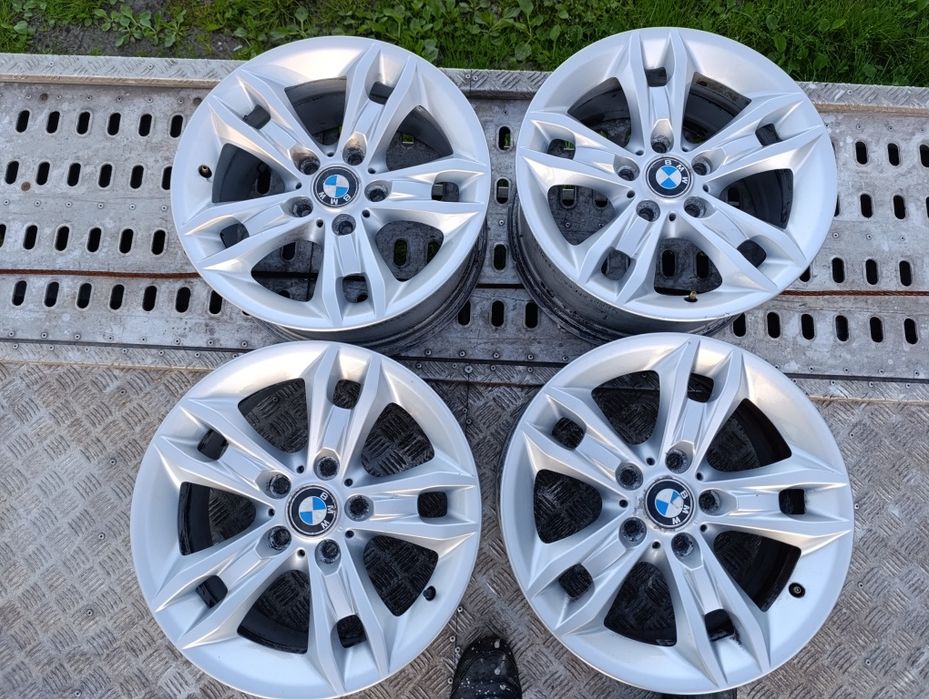 BMW X1 felgi aluminiowe 17 cali ładny stan z Niemiec