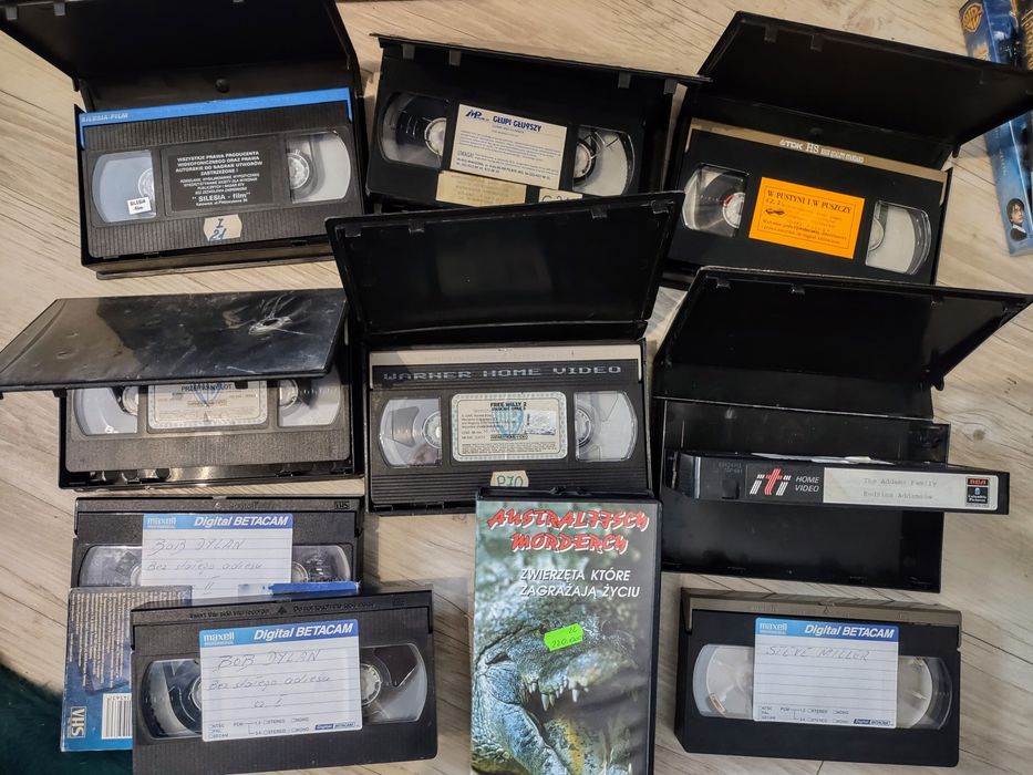 Pakiet VHS Kasety Bob Dylan Głupi i głupszy W pustyni i puszczy Krzyża