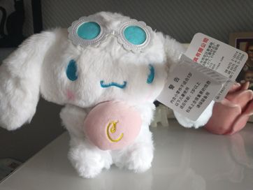 Króliczek Cinnamoroll w okularach Sanrio nowa maskotka