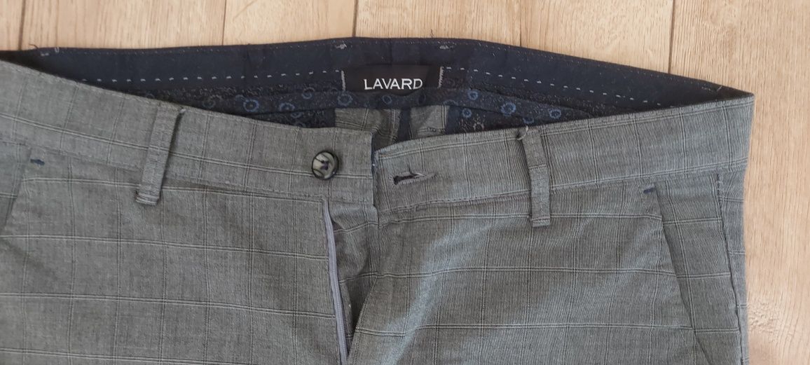 Lavard spodnie  z plamką eleganckie, wyjściowe ,męskie ,szare L