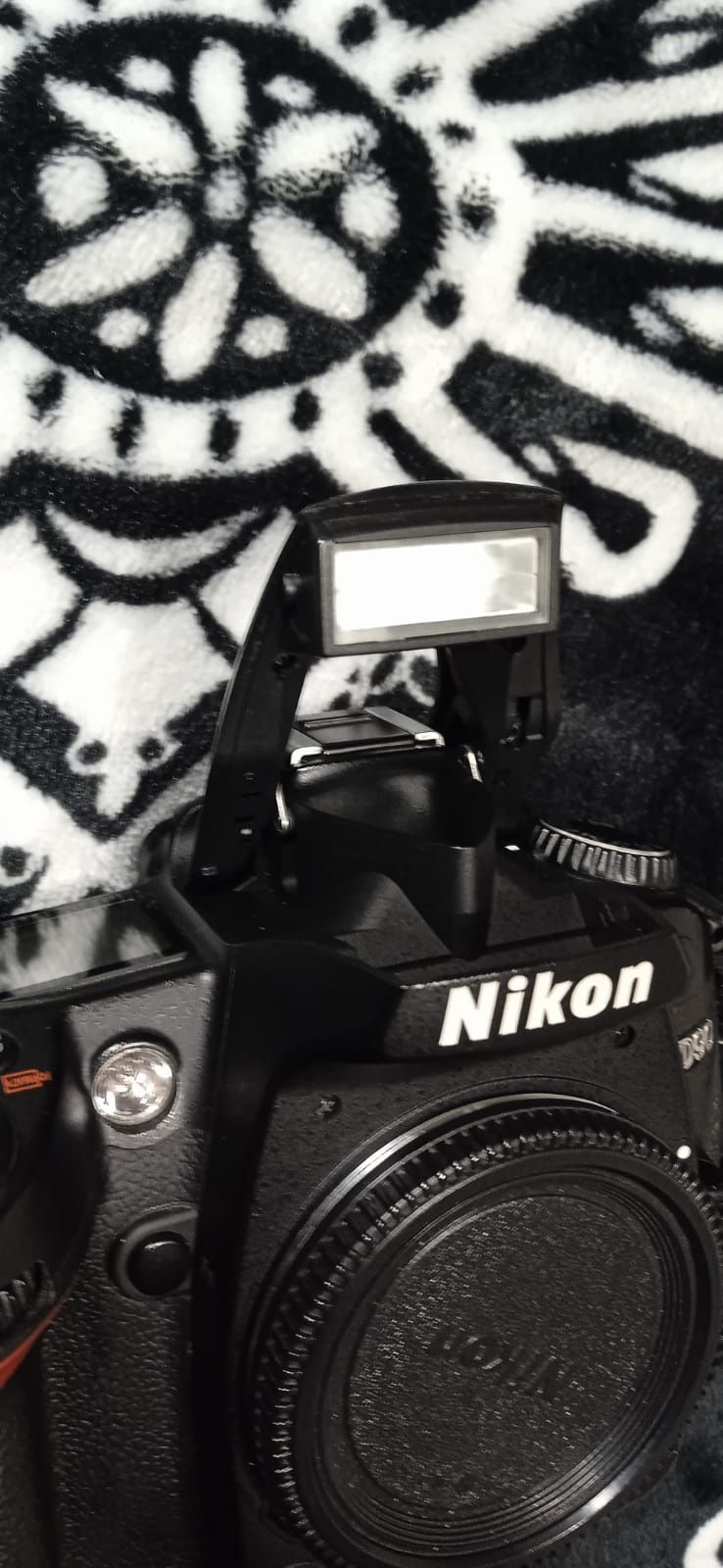 Nikon D90 bez obiektywu