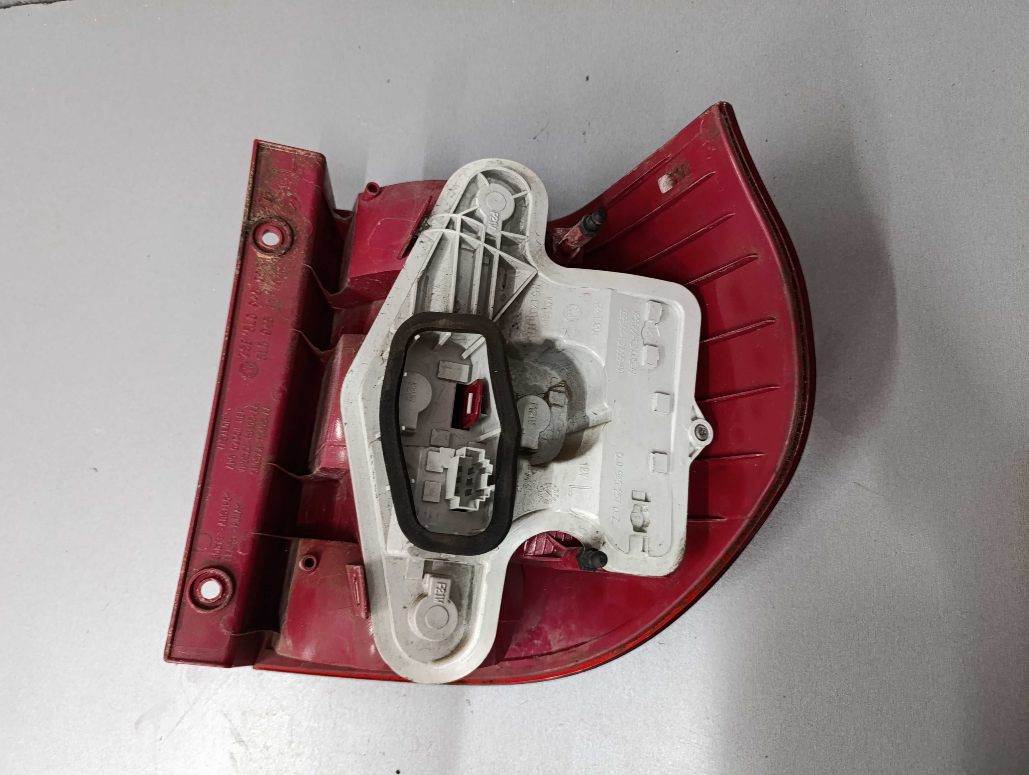 Skoda Yati 09-13 Фонарь задний левый 5L0945095